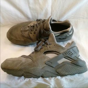Nike Air Huarache #11.5
Cool Grey Dark Grey
